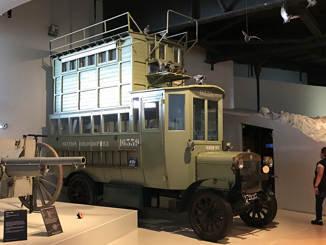 Pigeon truck - In the  Museé de la Grande Guerre de Meaux 